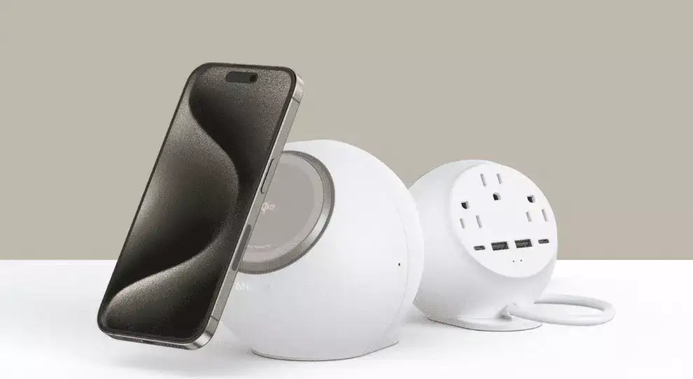 Anker MagGo Magnetic Charging Station (8-in-1) gives you power and a clutter-free setup
