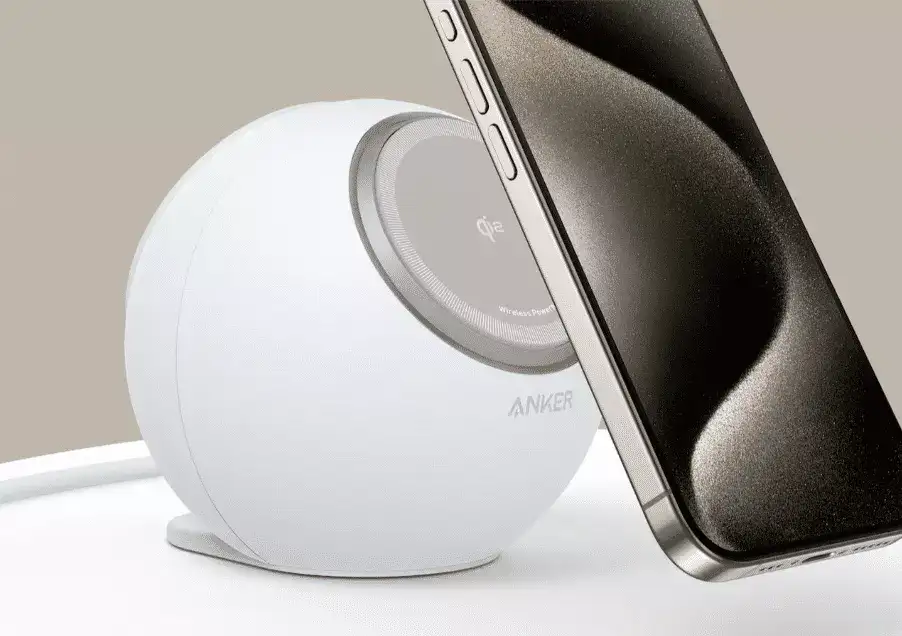 Anker MagGo Magnetic Charging Station (8-in-1) gives you power and a clutter-free setup